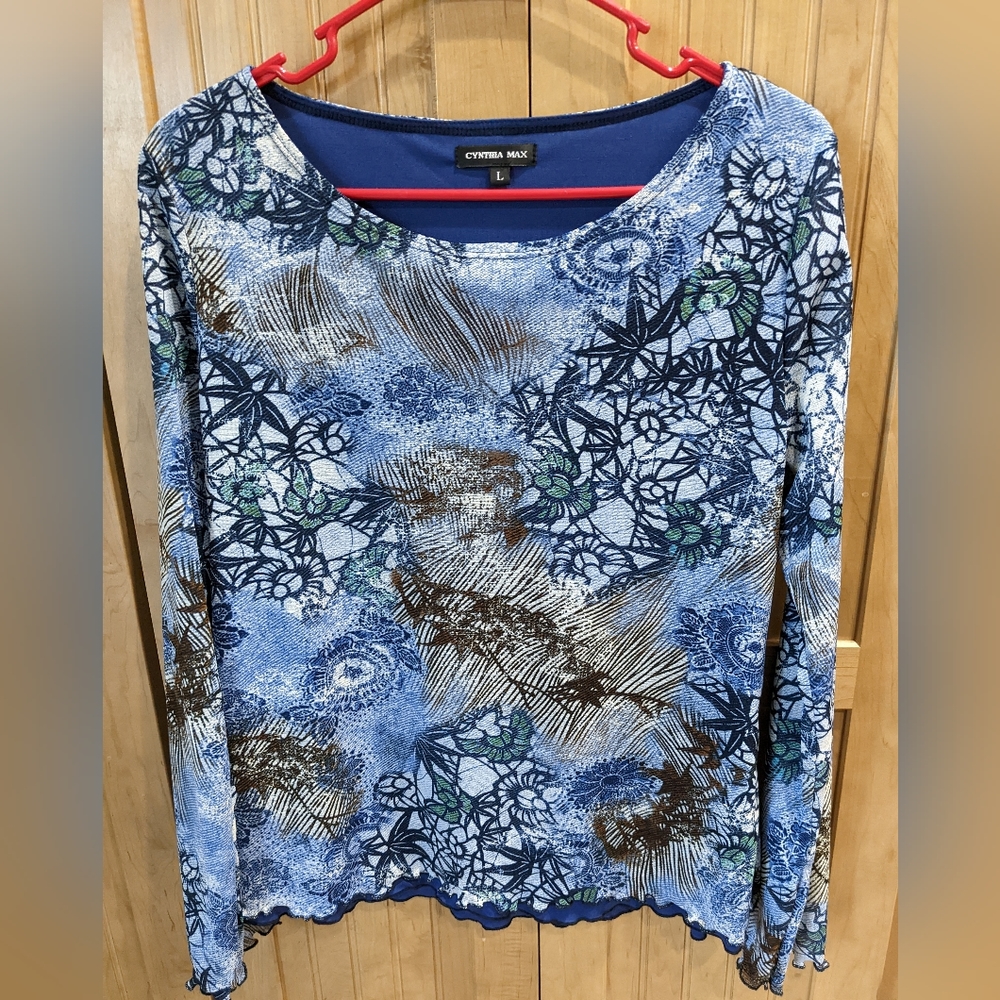 Woman's Larg top blouse Cynthia Max L Large